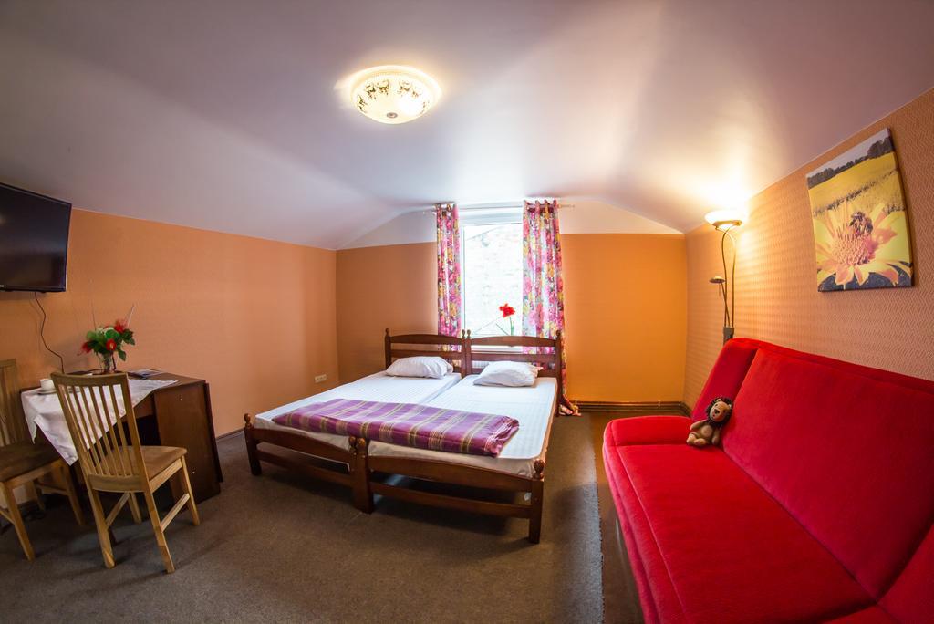 Medainie apartamenti Liepāja Chambre photo